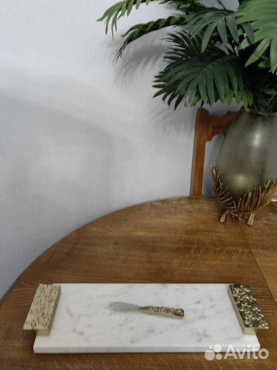 Доска мраморная Michael Aram Bittersweet Паслён