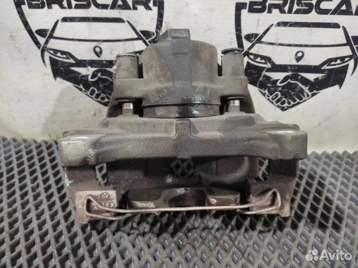 Суппорт тормозной передний левый Audi Q3 8U cczc