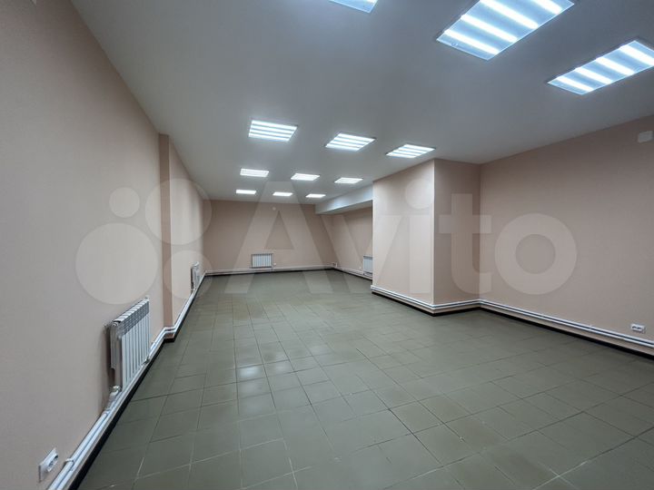 Помещение с арендаторами, 850 м²