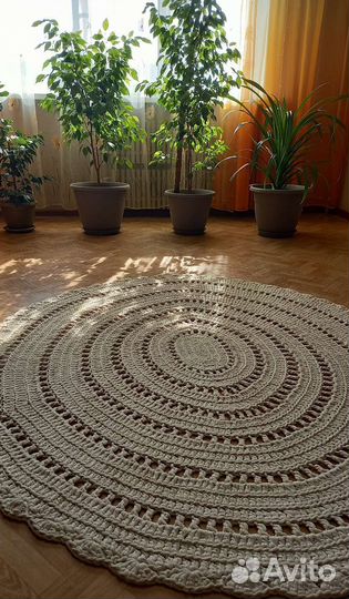Ковер вязаный