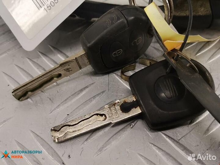 Ручка наружная передняя левая seat Ibiza 3 2003