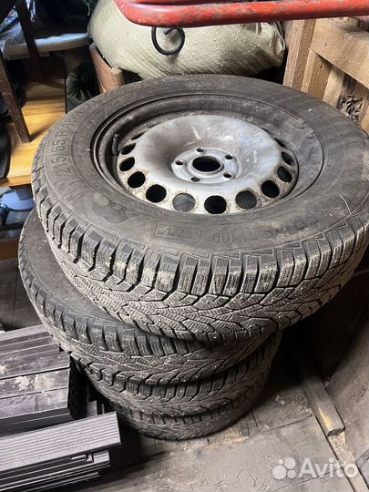 Диски с шинами и колпаками volkswagen