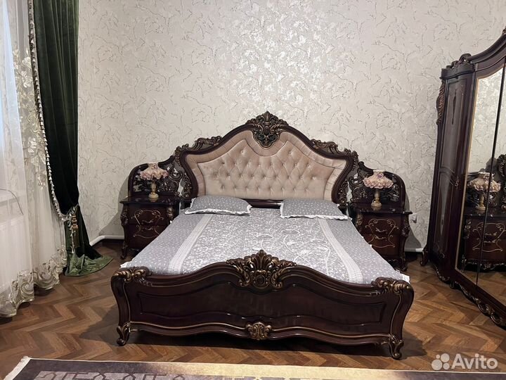 Спальный гарнитур