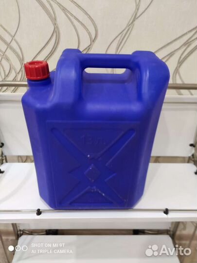 Канистра пластиковая новая 13 литров