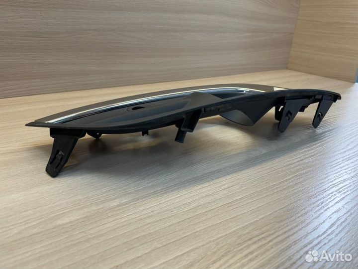 Заглушка противотуманной фары передняя левая