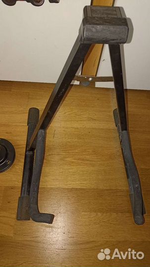 Гитарные подставки и пр оборудование и аксессуары