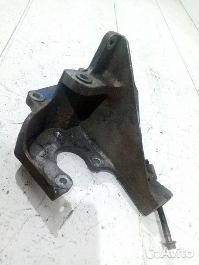 Кронштейн генератора Subaru Forester 1 (SF)