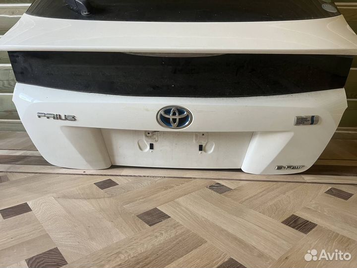 Крышка багажника Toyota Prius z51