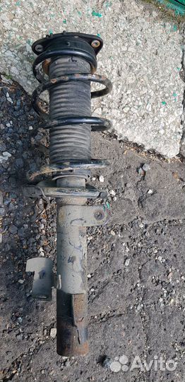 Стойка правая в сборе Volvo C30/S40/V50