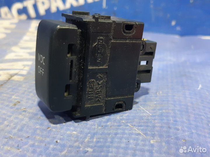 Кнопка курсовой устойчивости Infiniti Fx35