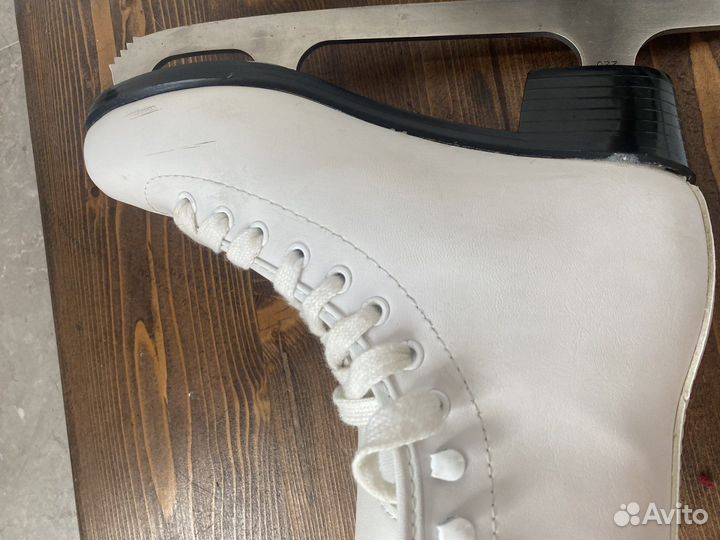 Коньки фигурные 35 размер