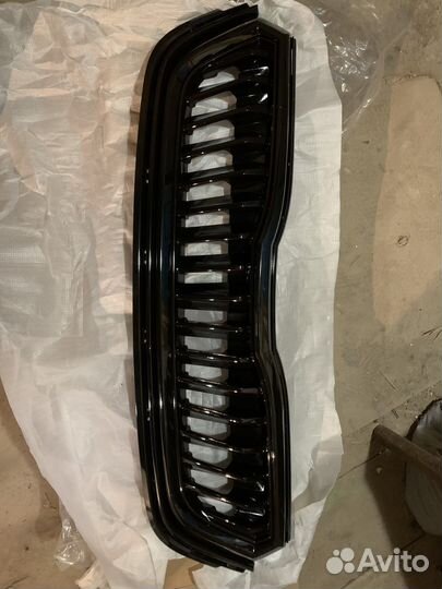 Решотка Skoda rapid 2