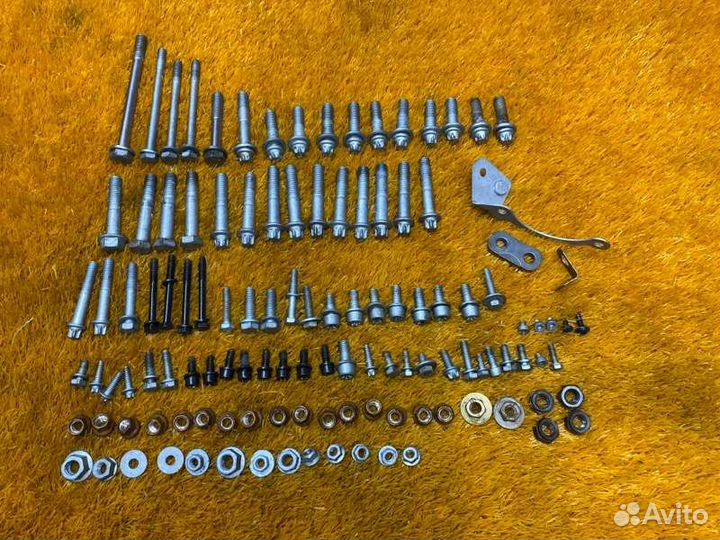 Болты и гайки двс Bmw 6-Series E63 N62B44A 2003