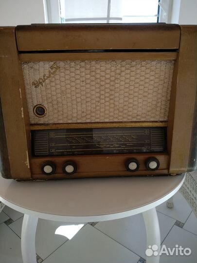 Раритетный ламповый радиоприемник Урал 57