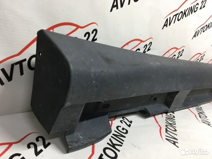 Накладка на порог левая Toyota Harrier MCU35