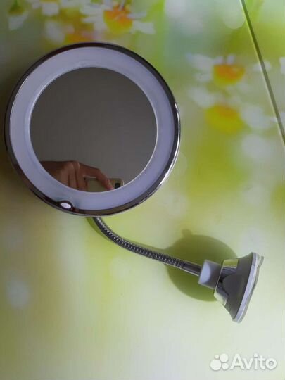 Зеркало с подсветкой на ножке