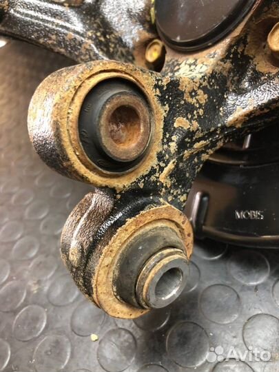 Кулак задний правый Hyundai IX35