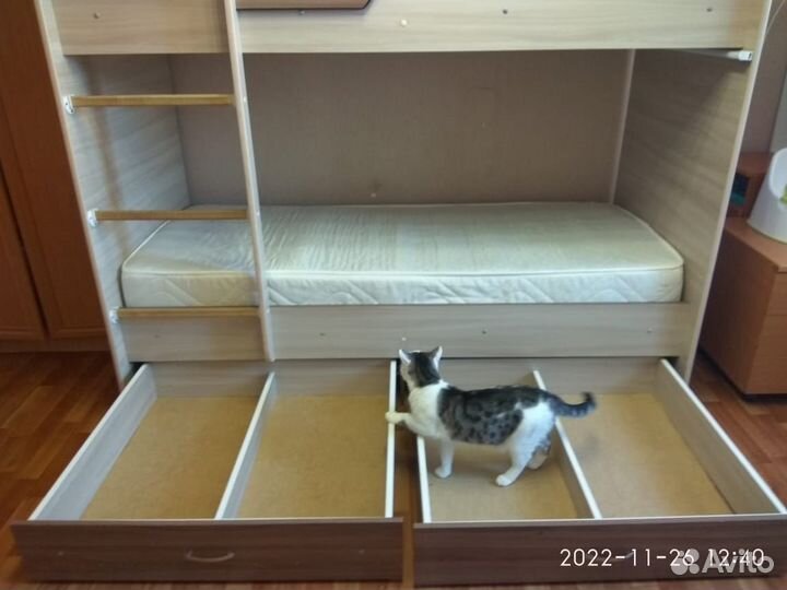 Двухъярусная кровать бу с матрасами