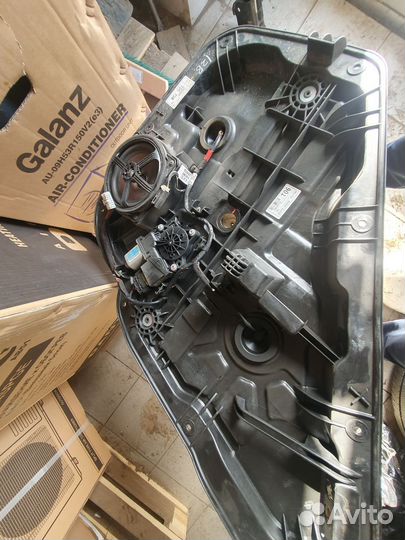 Начинка задней лев. двери Hyundai Santa Fe