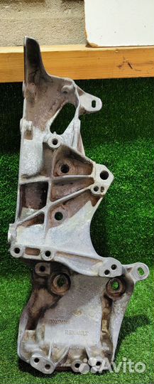 Кронштейн генератора Renault Clio 2