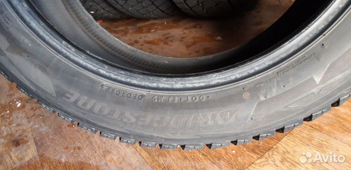 Bridgestone Blizzak DM-V2 235/55 R20 102T