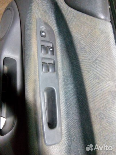 Блок стеклоподьемников mitsubishi chariot grandis