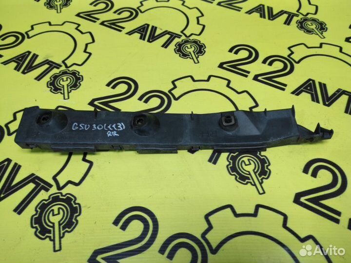 Крепление бампера заднее правое Toyota Harrier