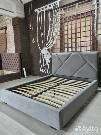 Кровать двухспальная