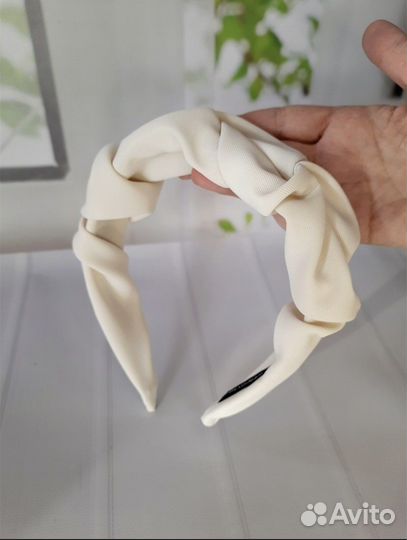 Ободок для волос белый