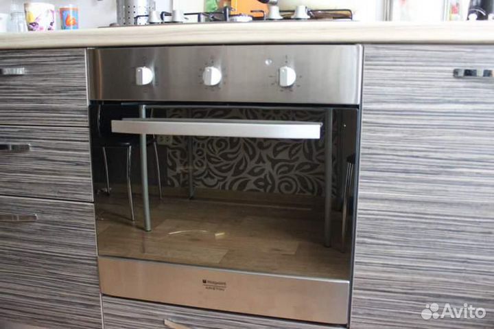 Духовой шкаф Hotpoint-Ariston 59л в отличном сост