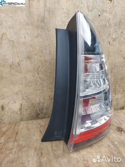 Фонарь задний правый Toyota Prius 2 NHW20 2005