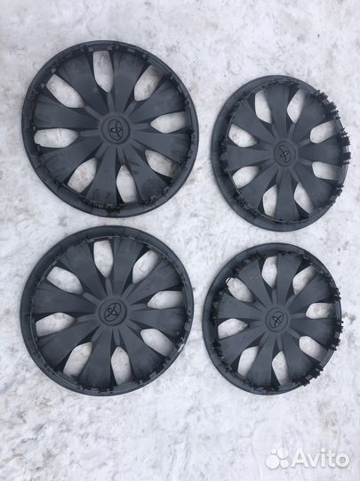 R15 toyota колпаки комплект