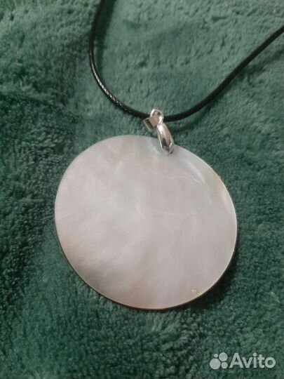Кулон перламутровый 