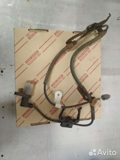 Датчик ABS Toyota Camry 40