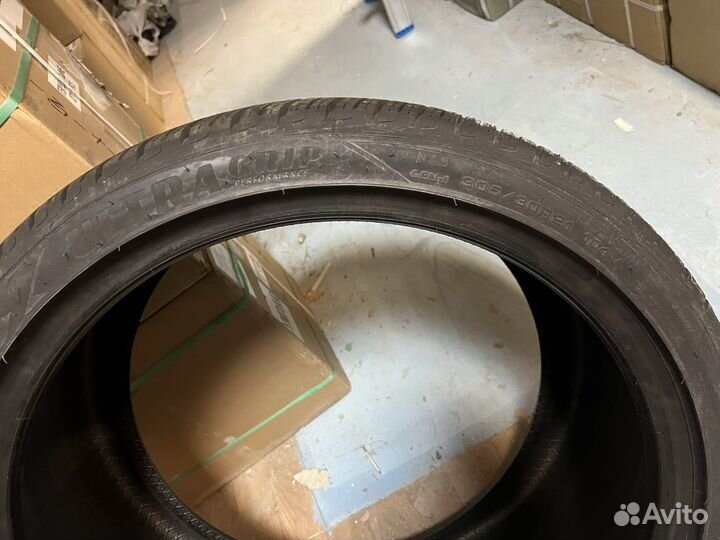 Goodyear UltraGrip 275/35 R21 и 305/30 R21 104V