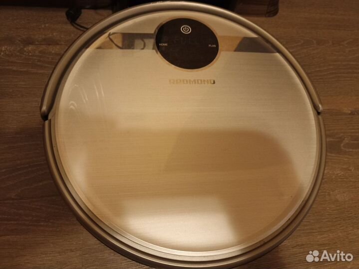 Робот пылесос Redmond RV-R500