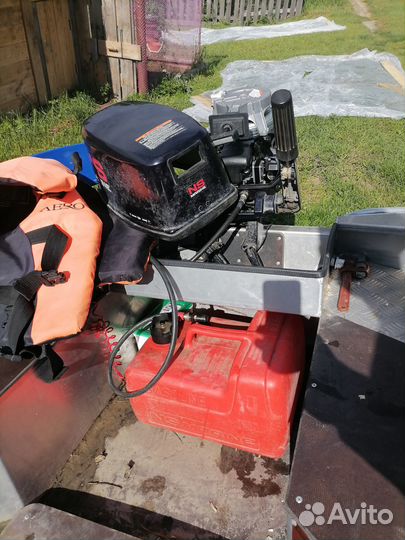 Лодка с мотором