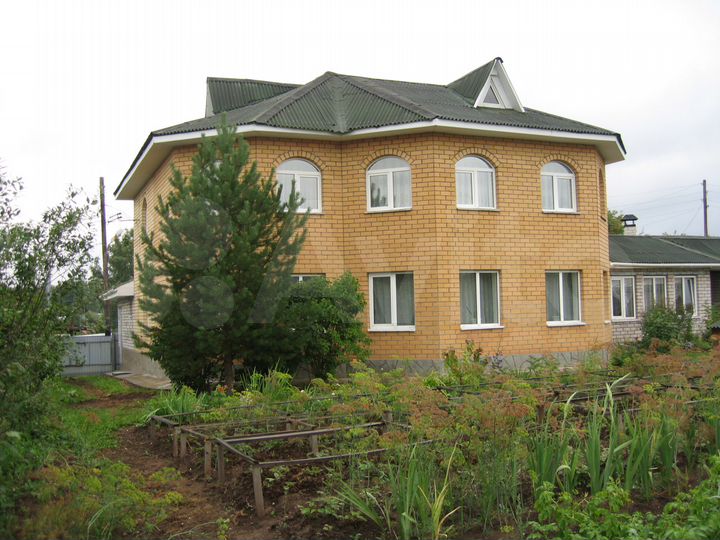 Дом 300 м² на участке 16 сот.