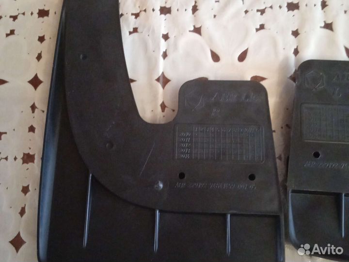 Брызговики универсальные