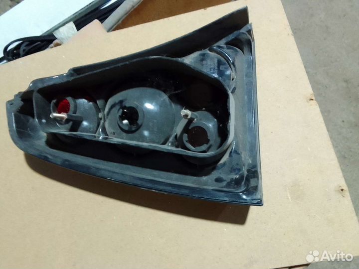 Заданий фонарь на Рено -Логан