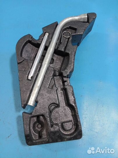 Ящик под инструмент Audi Q7 (2006-2016)