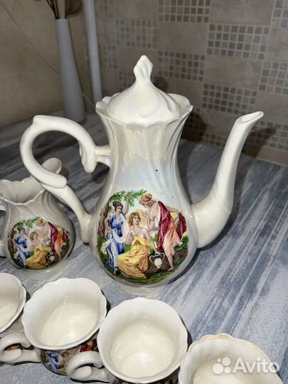 Сервиз фарфоровый