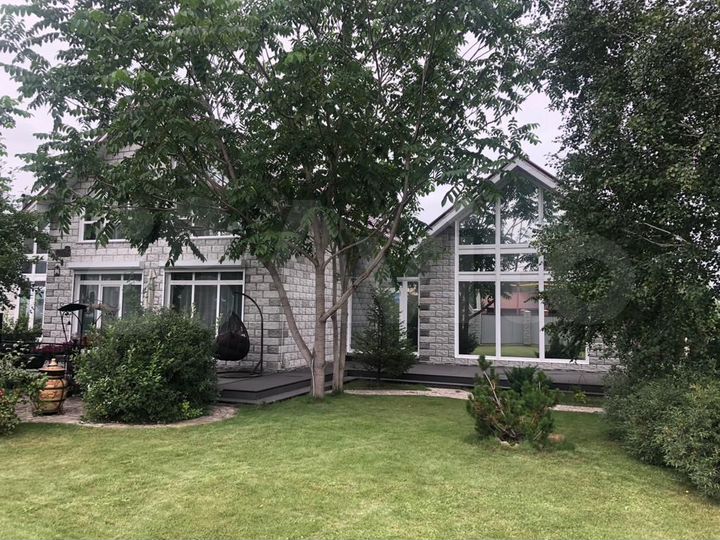 Коттедж 284 м² на участке 13,8 сот.