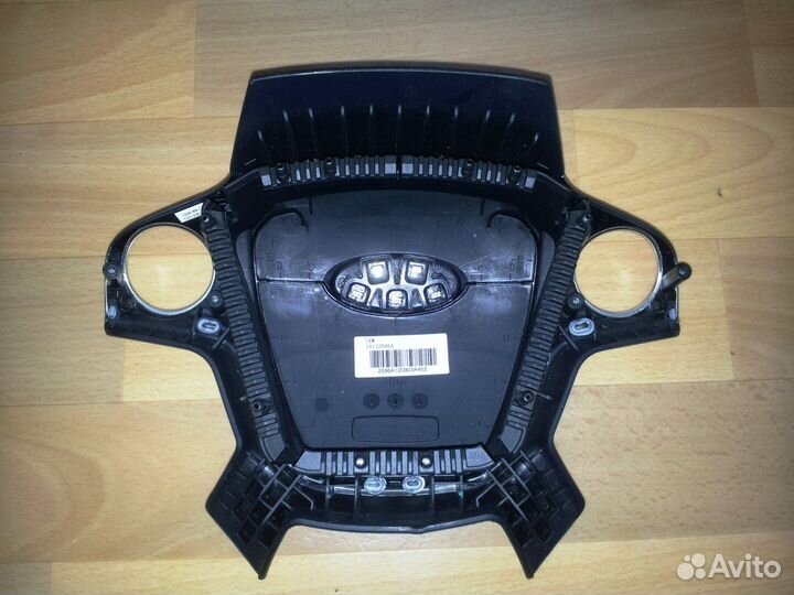 Накладка подушки безопасности Ford focus 3