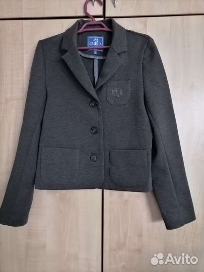 Пиджак для девочки школьный как новый 146