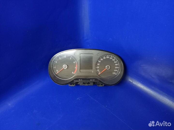 Панель приборов Volkswagen polo