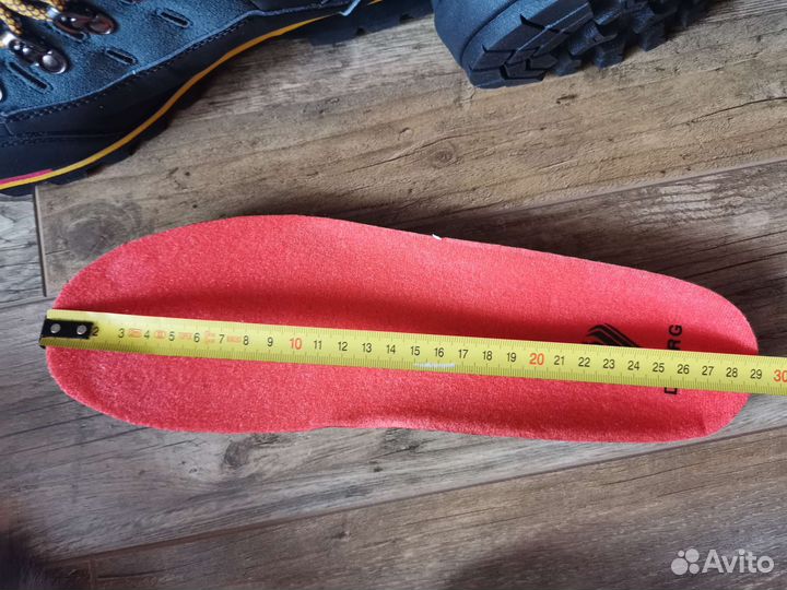 Походные ботинки