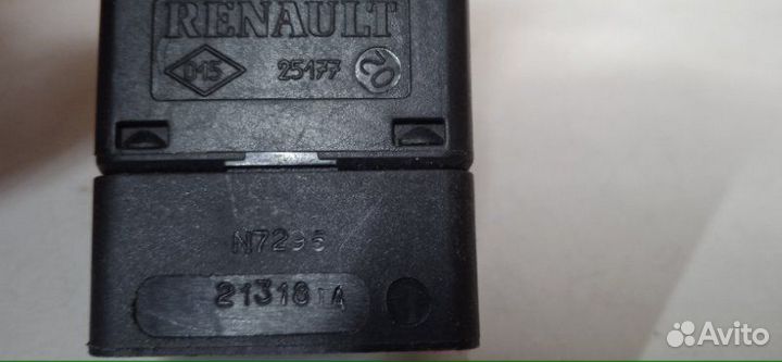 Кнопка аварийной сигнализации Renault Logan