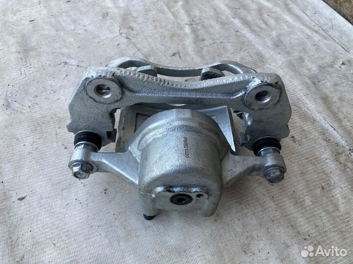 Суппорт передний левый Kia Ceed, Hyundai I30