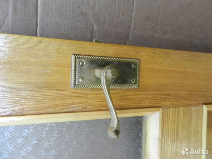 Двери деревянные, лакированные, б/у